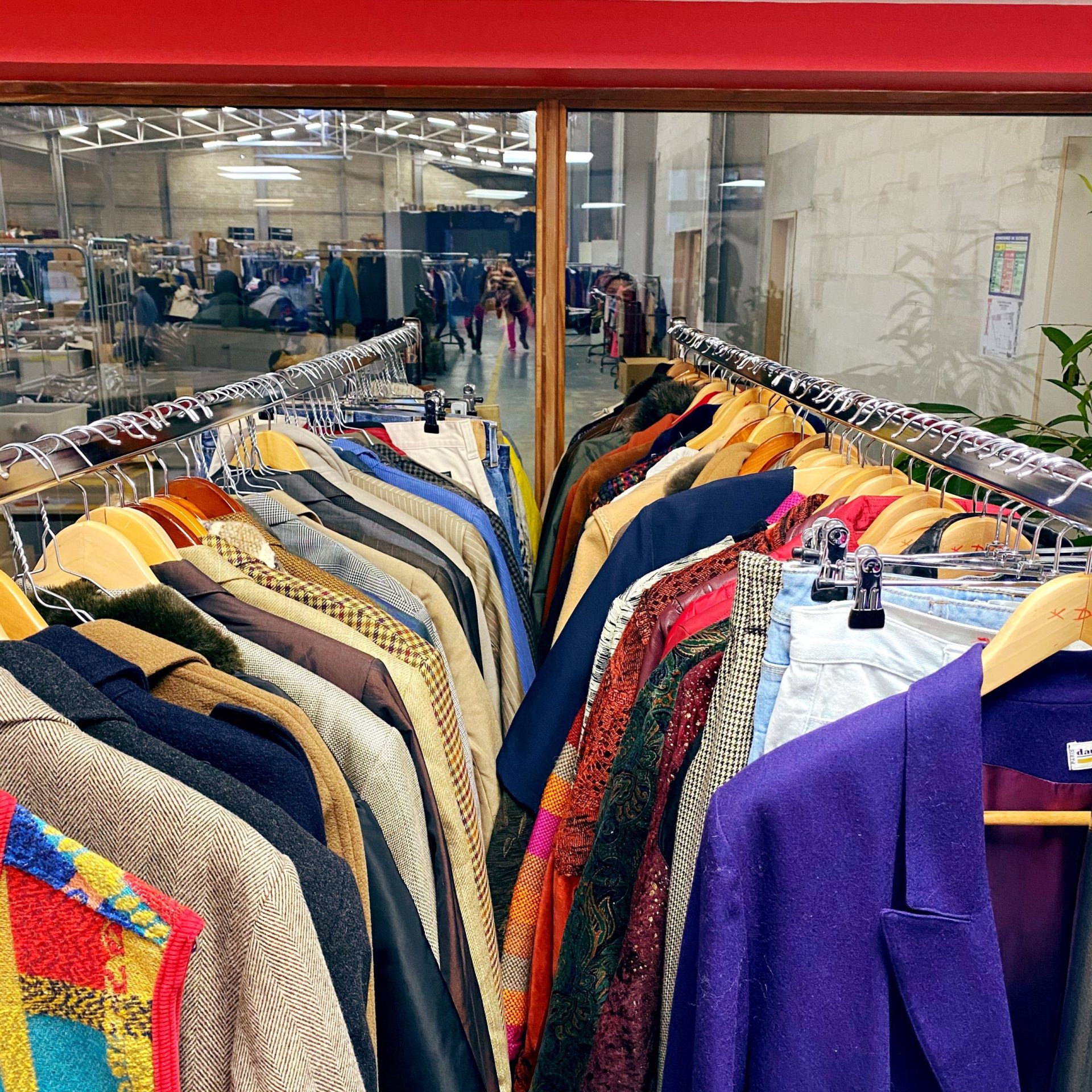 Donner des vêtements ou objets à notre association... un geste solidaire ET écolo !